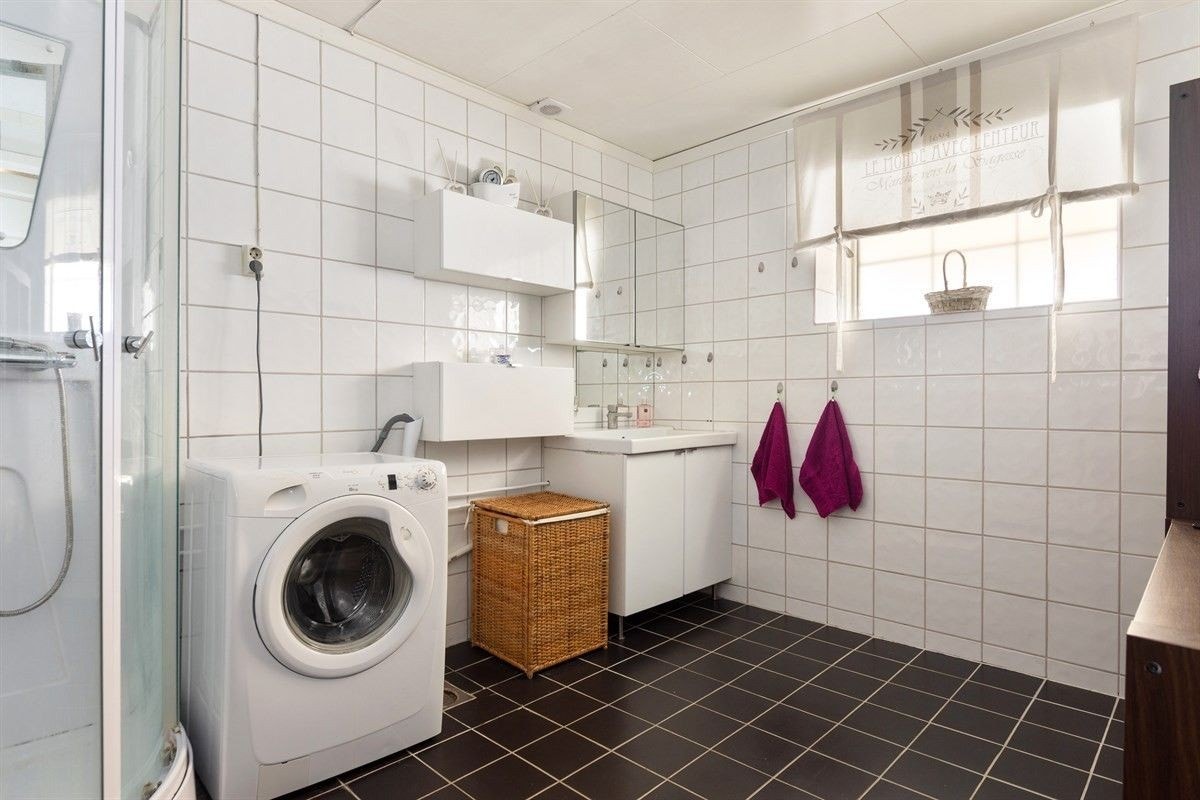 Bad. Do på eget rom Galleribilde