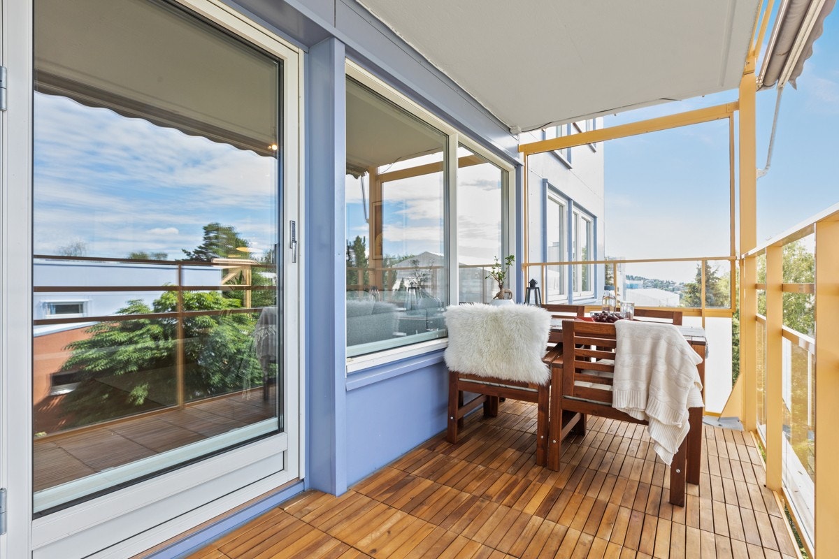 God plass til ulike sitteplasser og grill (både gass- og elektrisk grill er tillatt i borettslaget) Galleribilde