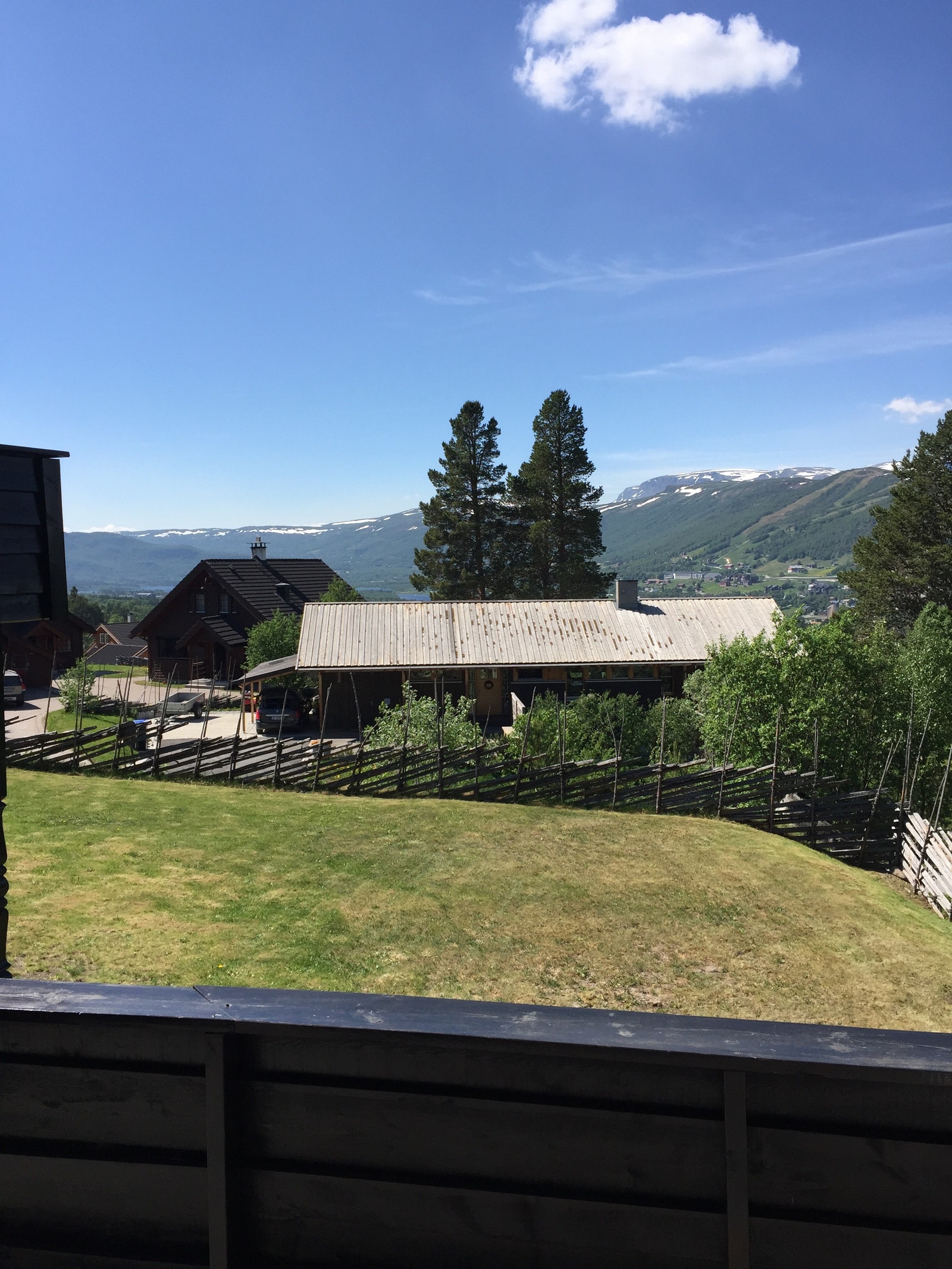 Terrasse utenfor stue/ kjøkken Galleribilde