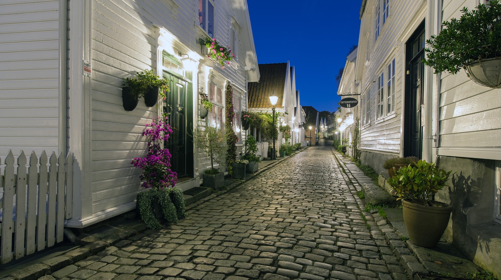 Located next to the historic Old Town of Stavanger. Galleribilde