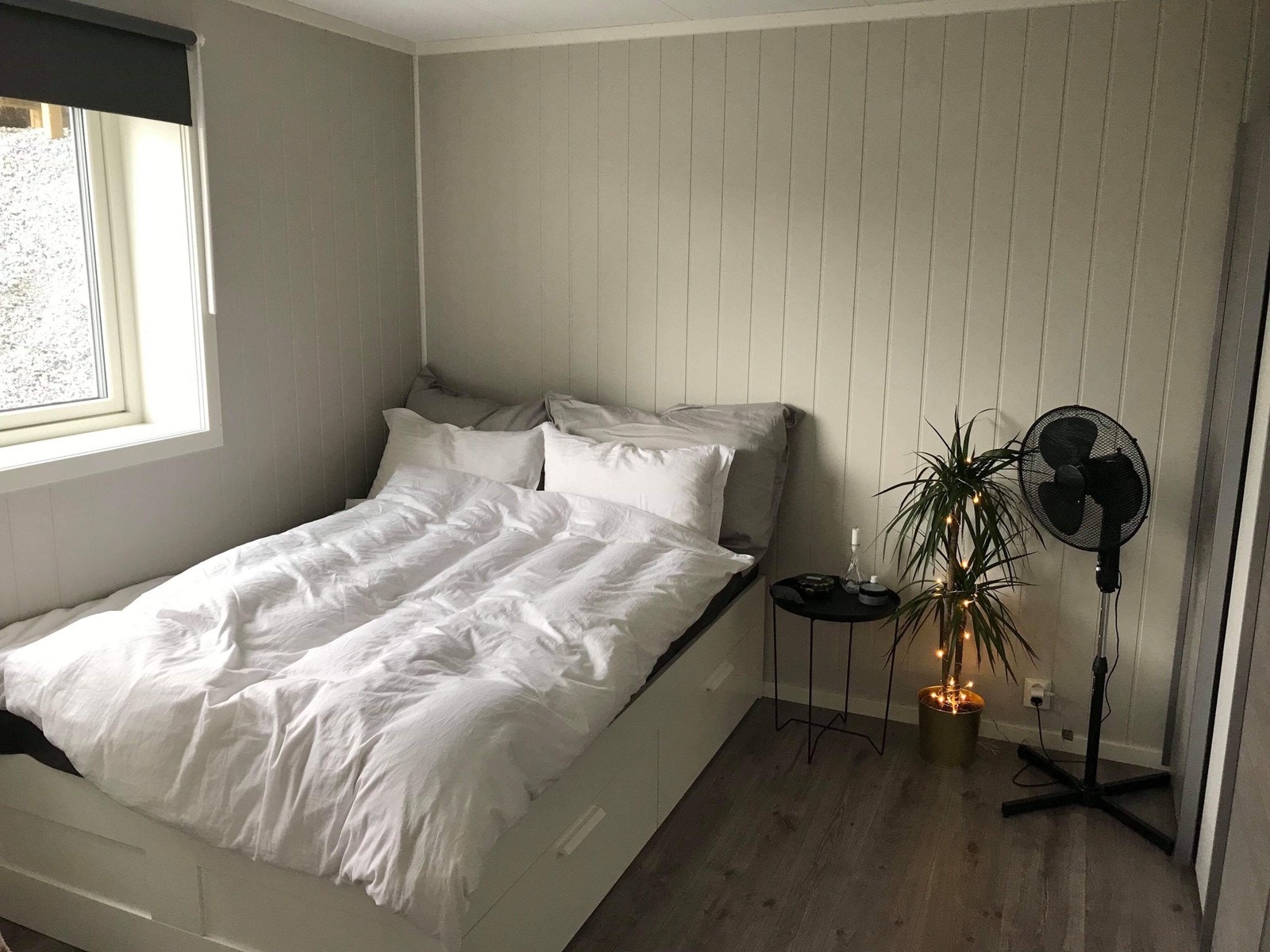 Stort sov med plass til pult Galleribilde