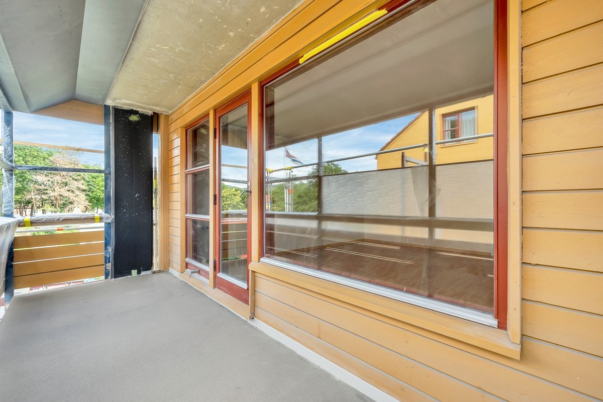 Boligen ligger fint til i 3.etasje, tilhørende Øvre Silestrå borettslag som ligger på et skjermet og bilfritt tun. Galleribilde