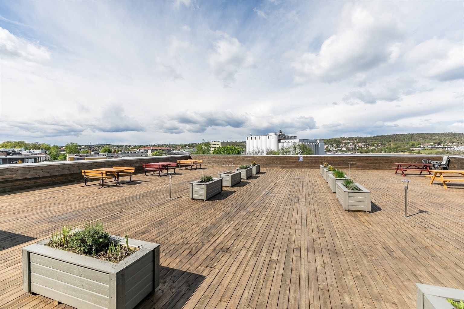 Sameiets felles takterrasse er solrik hele dagen gjennom. Galleribilde