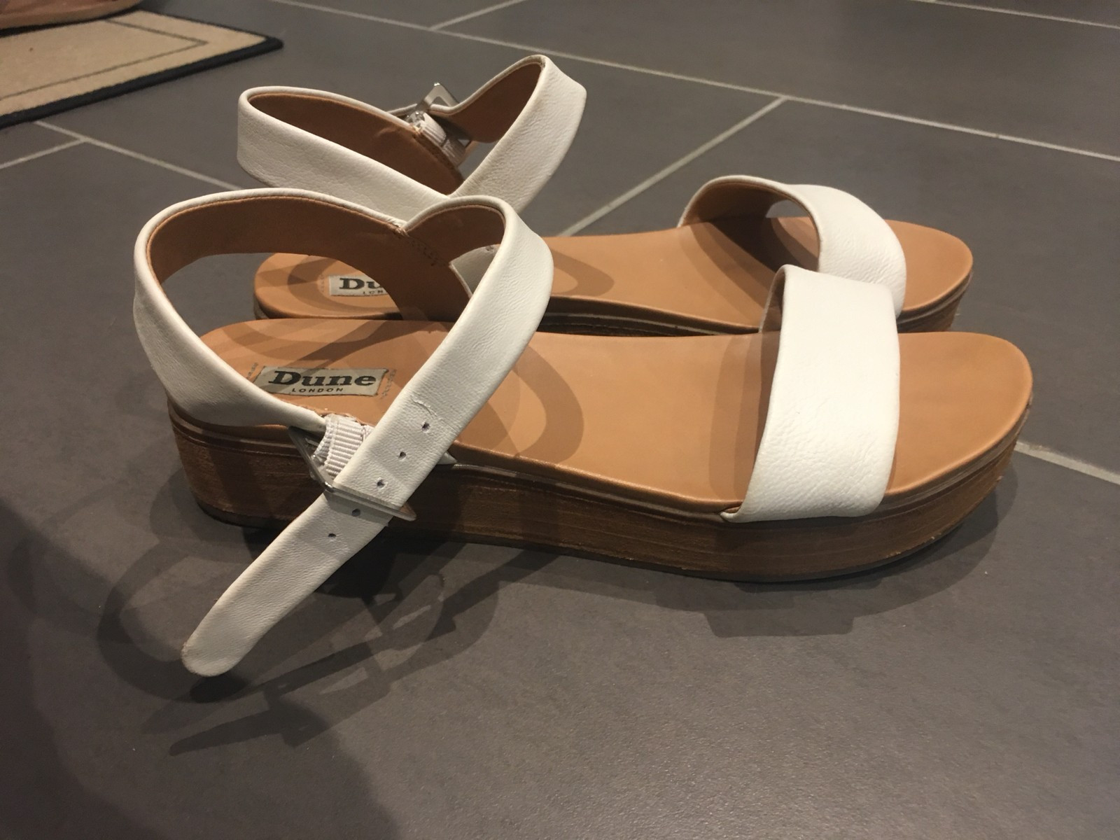 Hvite Platå Sandaler fra zalando dune london | FINN.no DUNE LONDON Salg | Sko Dame | Nye tilbud på Zalando