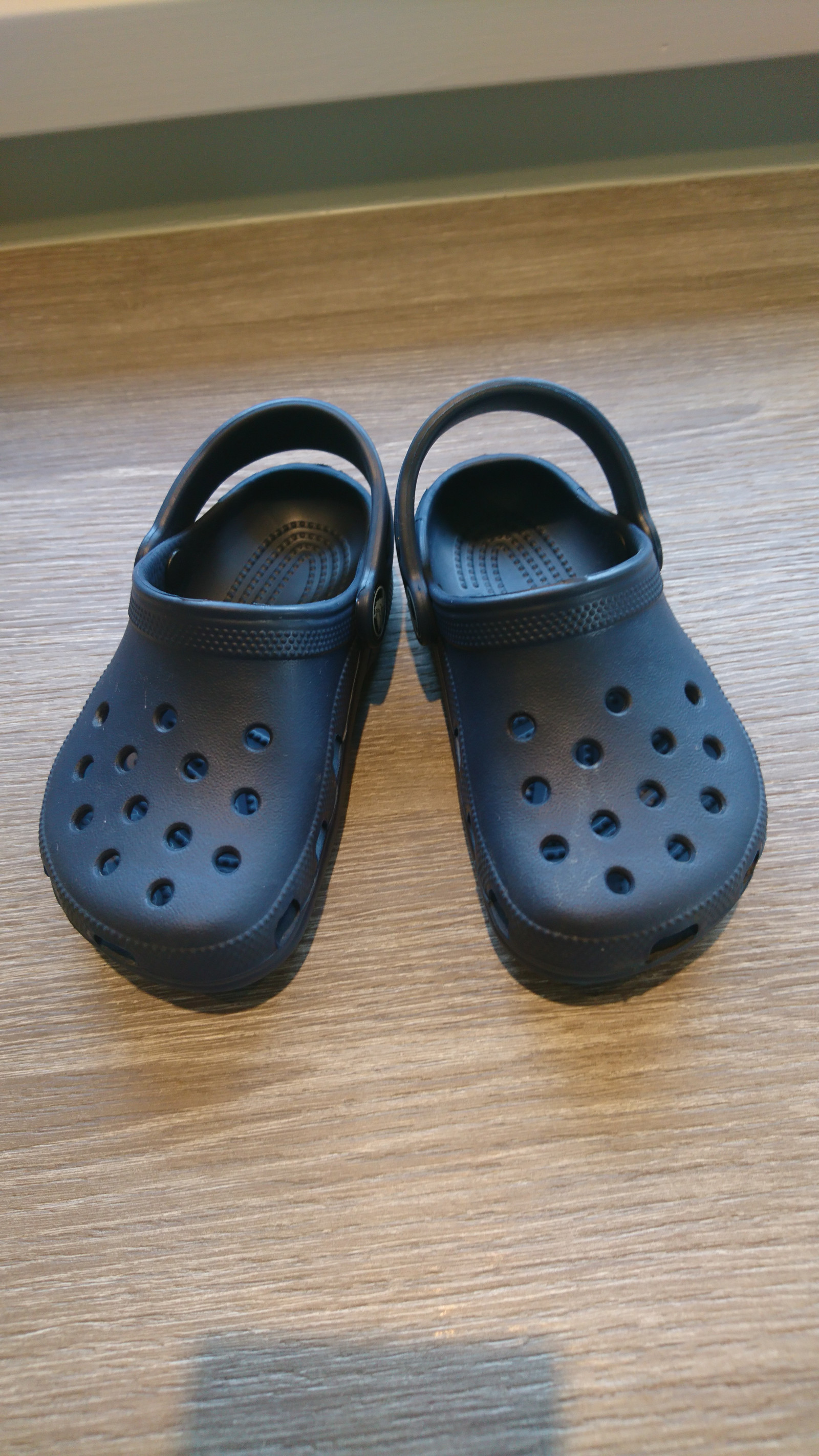 crocs 8c