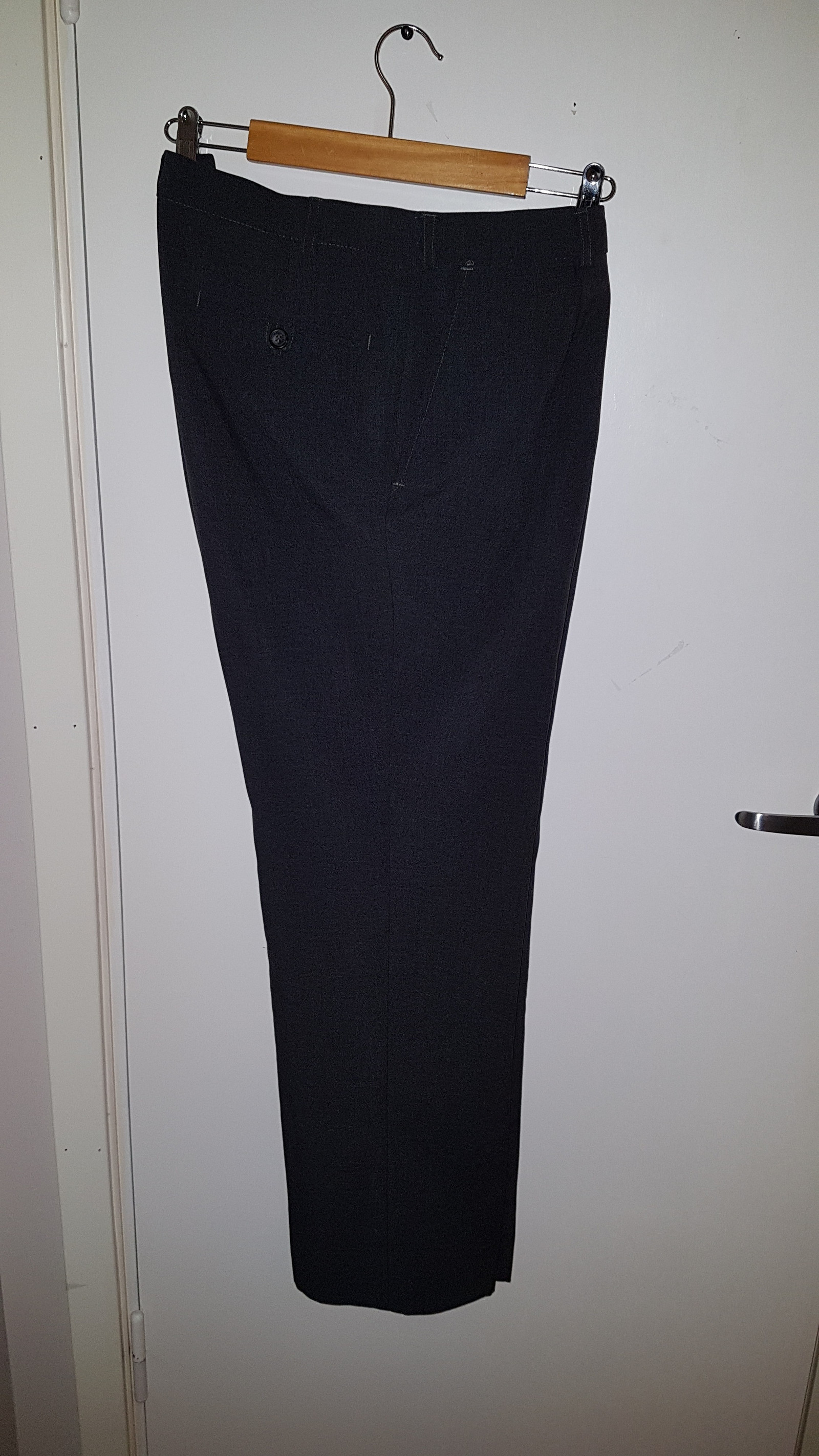 Pen dressbukse i str 97 76 | FINN.no Pen dressbukse i str 97 76 | FINN.no