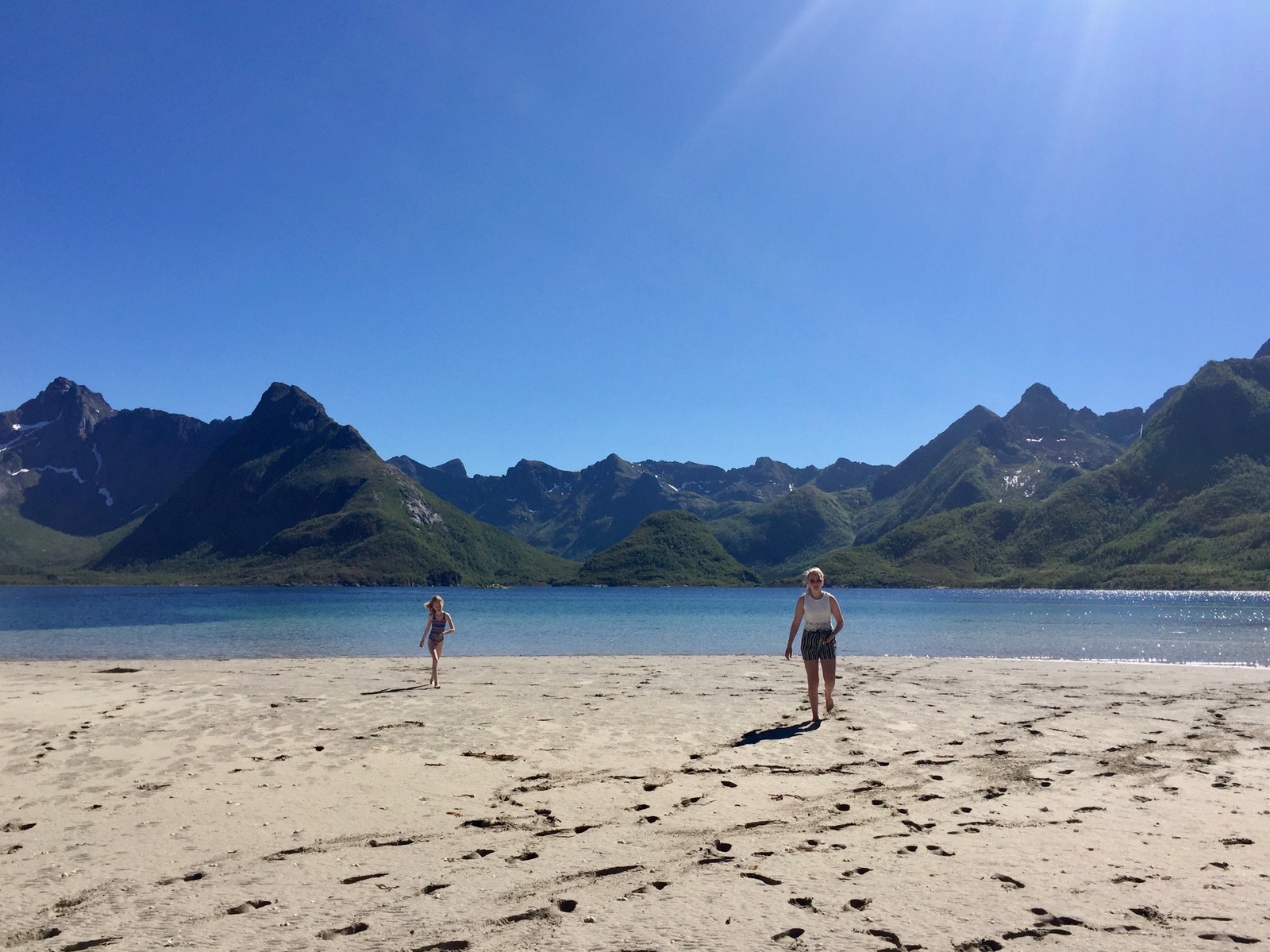 Nydelige strender på Delp, 5 km unna Galleribilde