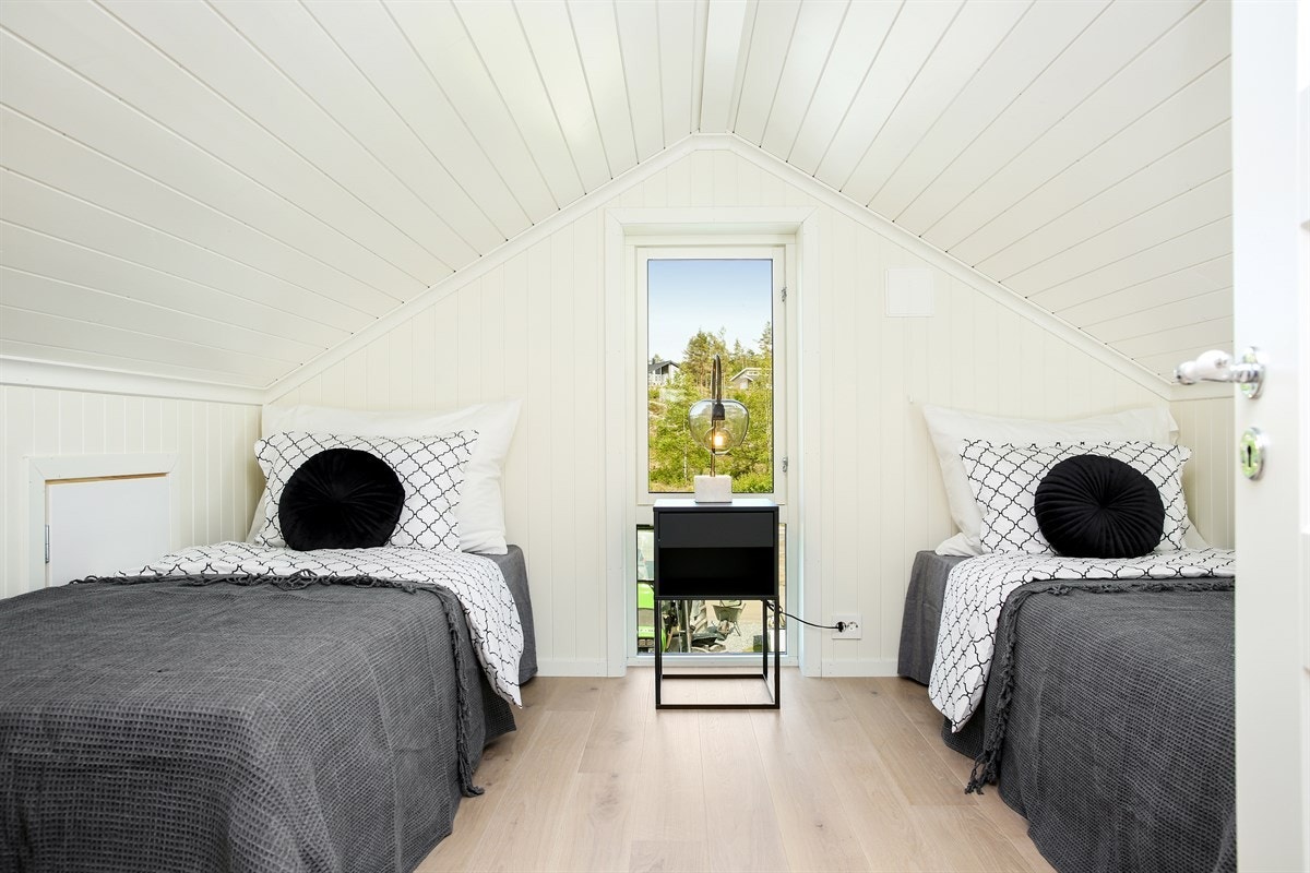 Hemsen er innredet med sengeplasser, men er pga. lav takhøyde ikke godkjent som soverom Galleribilde