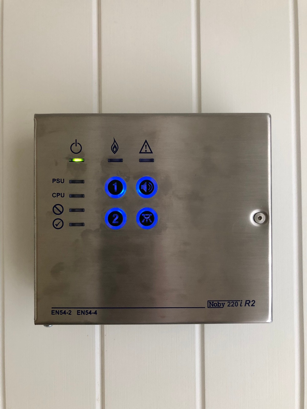 Brannsentral, seriekoblet sammen med heile huset Galleribilde