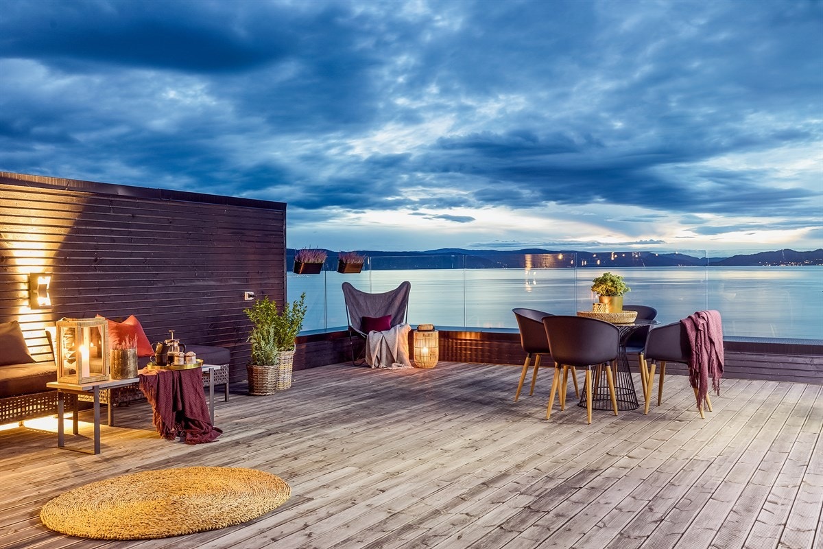 Takterrasse på 88m². Her har man optimale solforhold hele dagen fra morgen til solnedgangen. Galleribilde