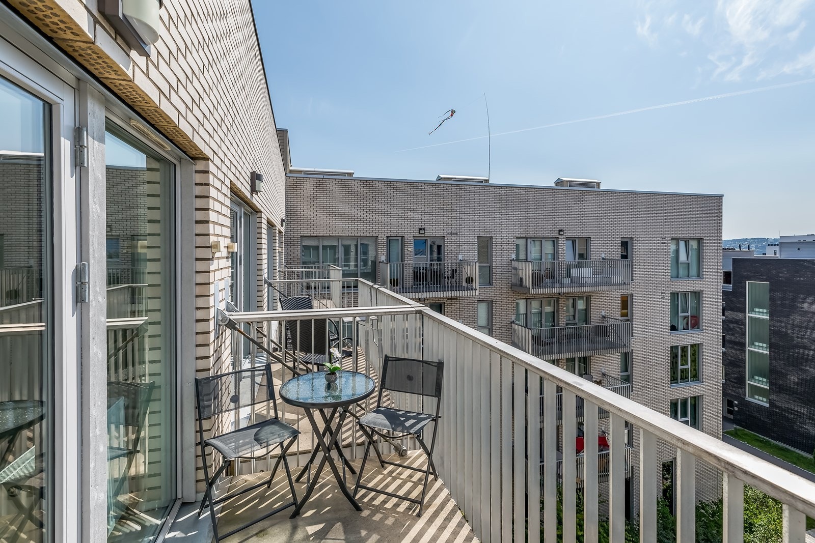 Det er tillatt å grille på balkongen såfremt det skjer med gass- eller elektrisk grill. Galleribilde