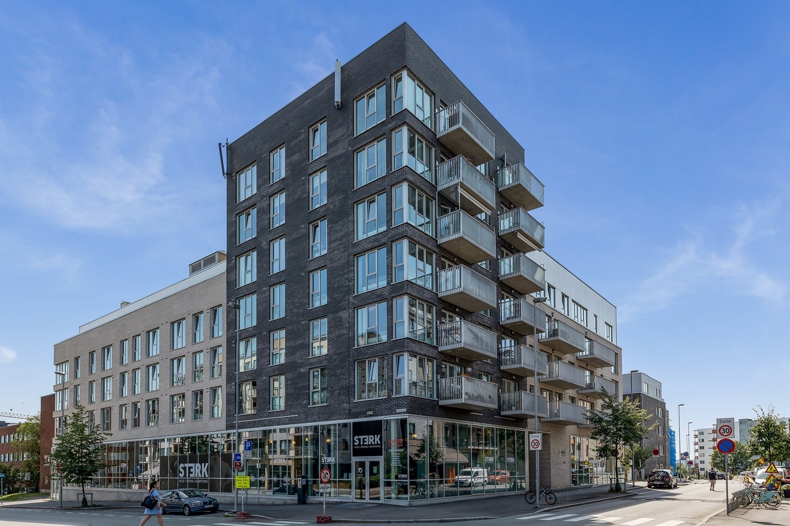 Leiligheten ligger i blokkens 5 etasje med heis. Galleribilde