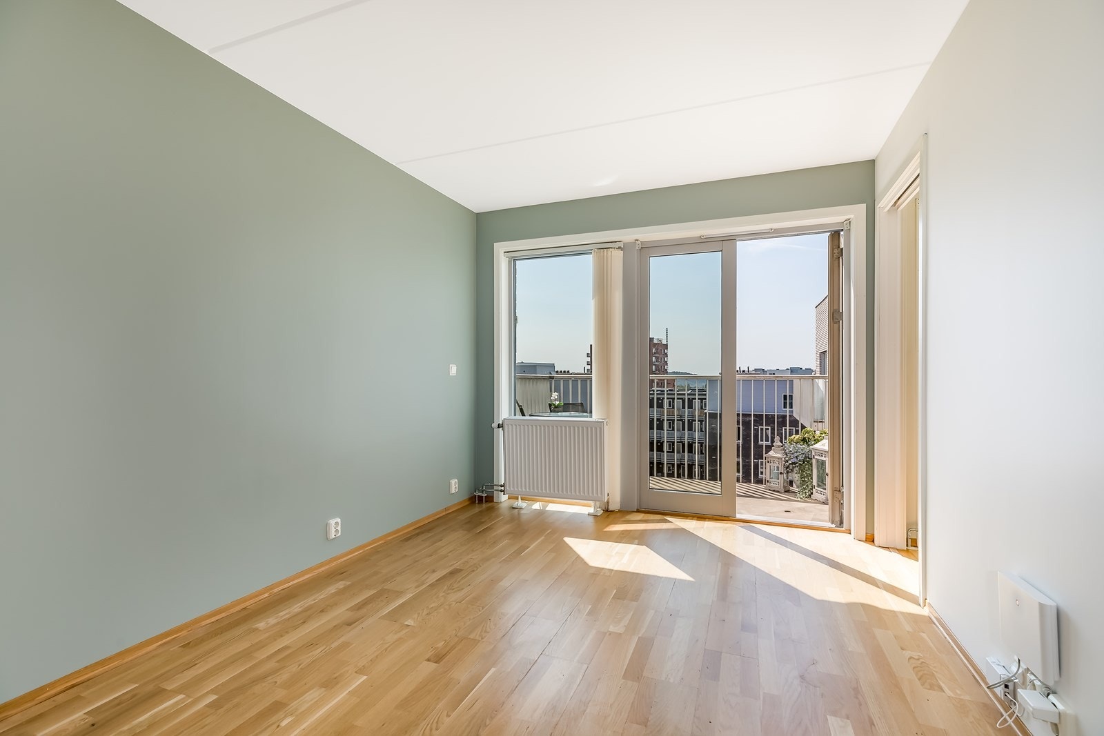 Leiligheten holder en gjennomgående normalt god standard og fremstår som godt vedlikeholdt. Galleribilde