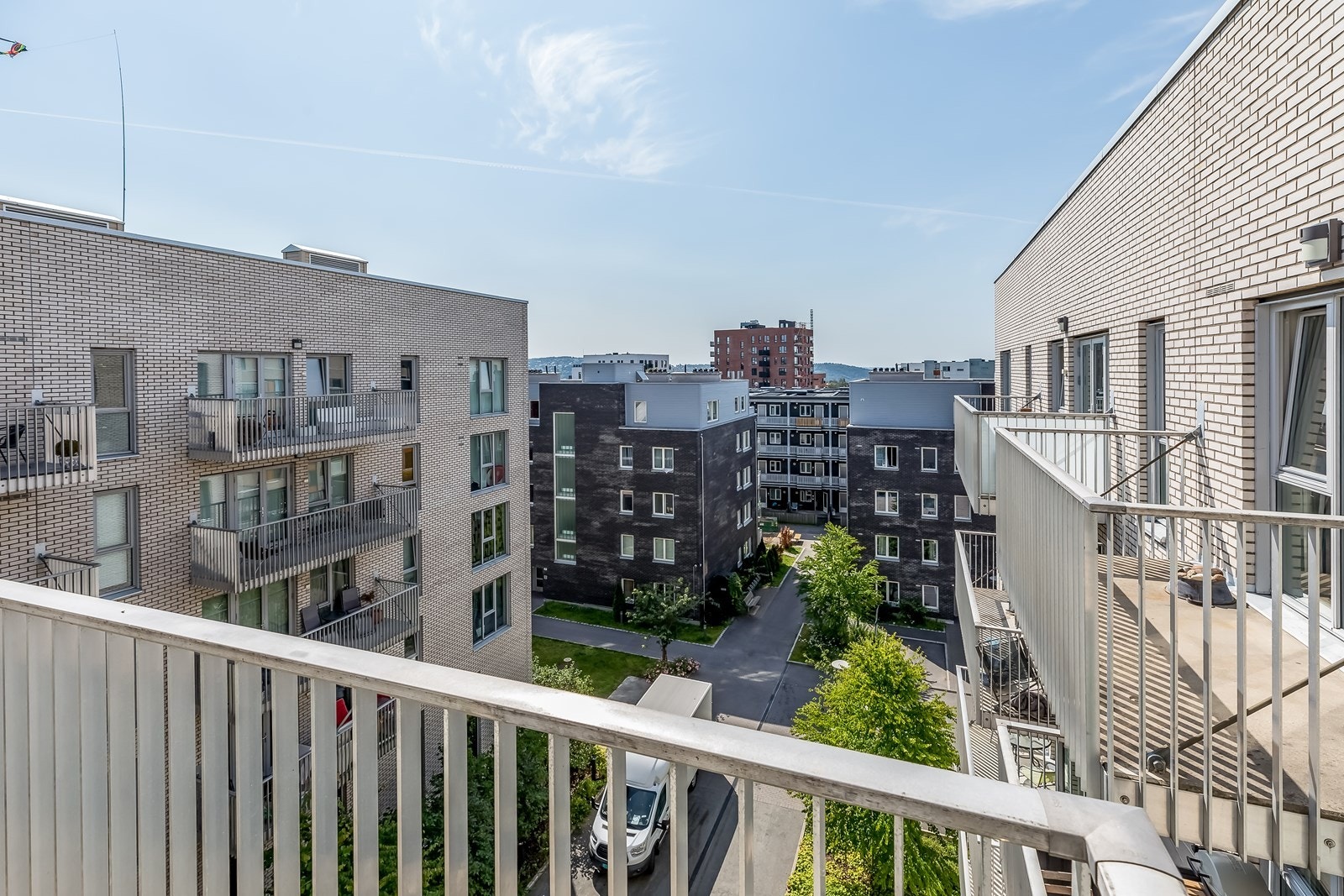 Balkong og utsikt. Galleribilde