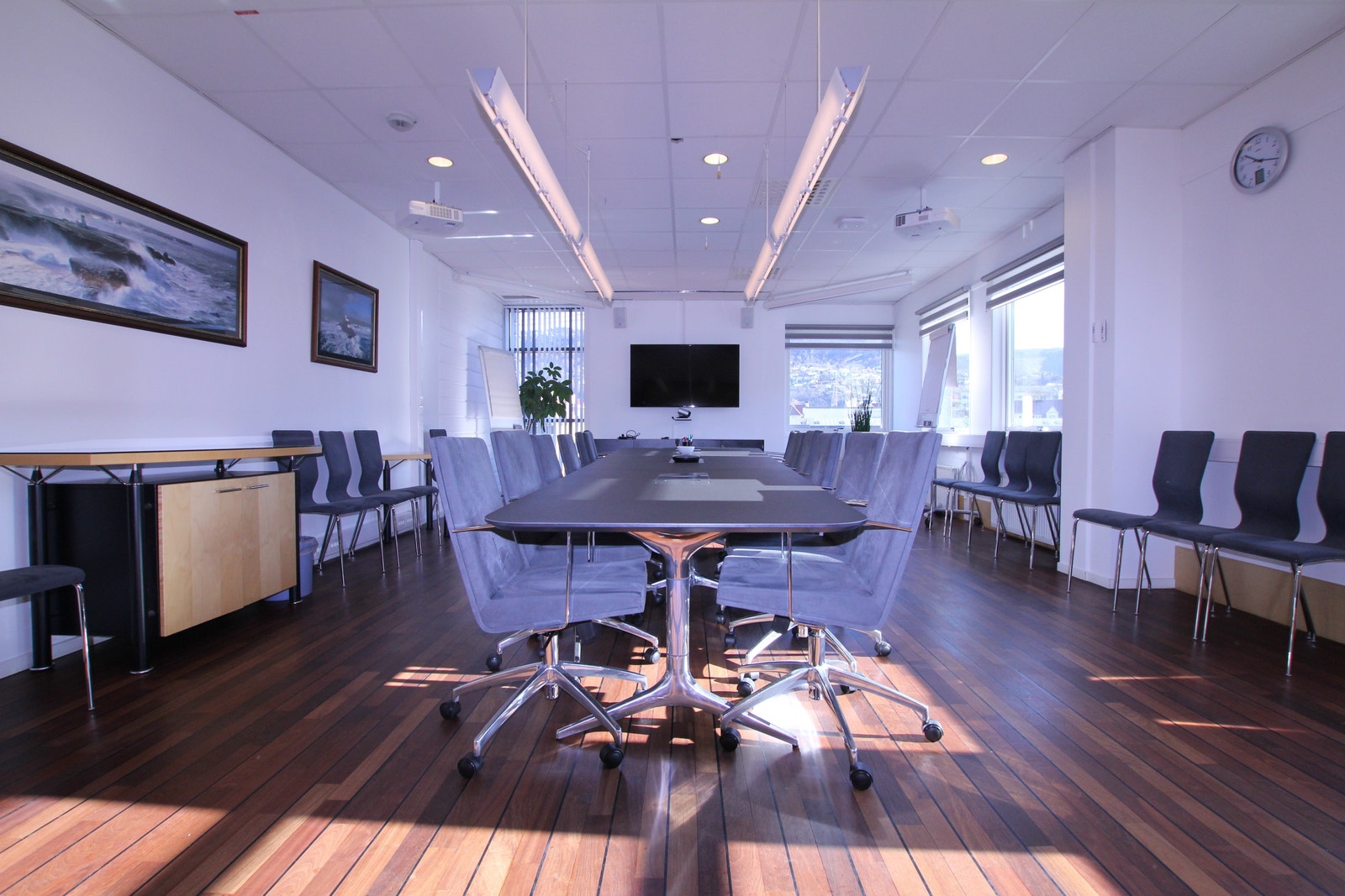 Stort styrerom med utsikt mot Fløyen Galleribilde