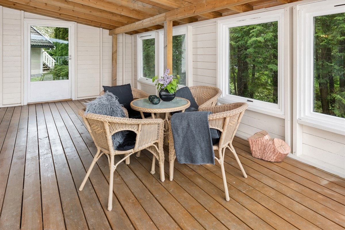 Overbygd veranda. Galleribilde