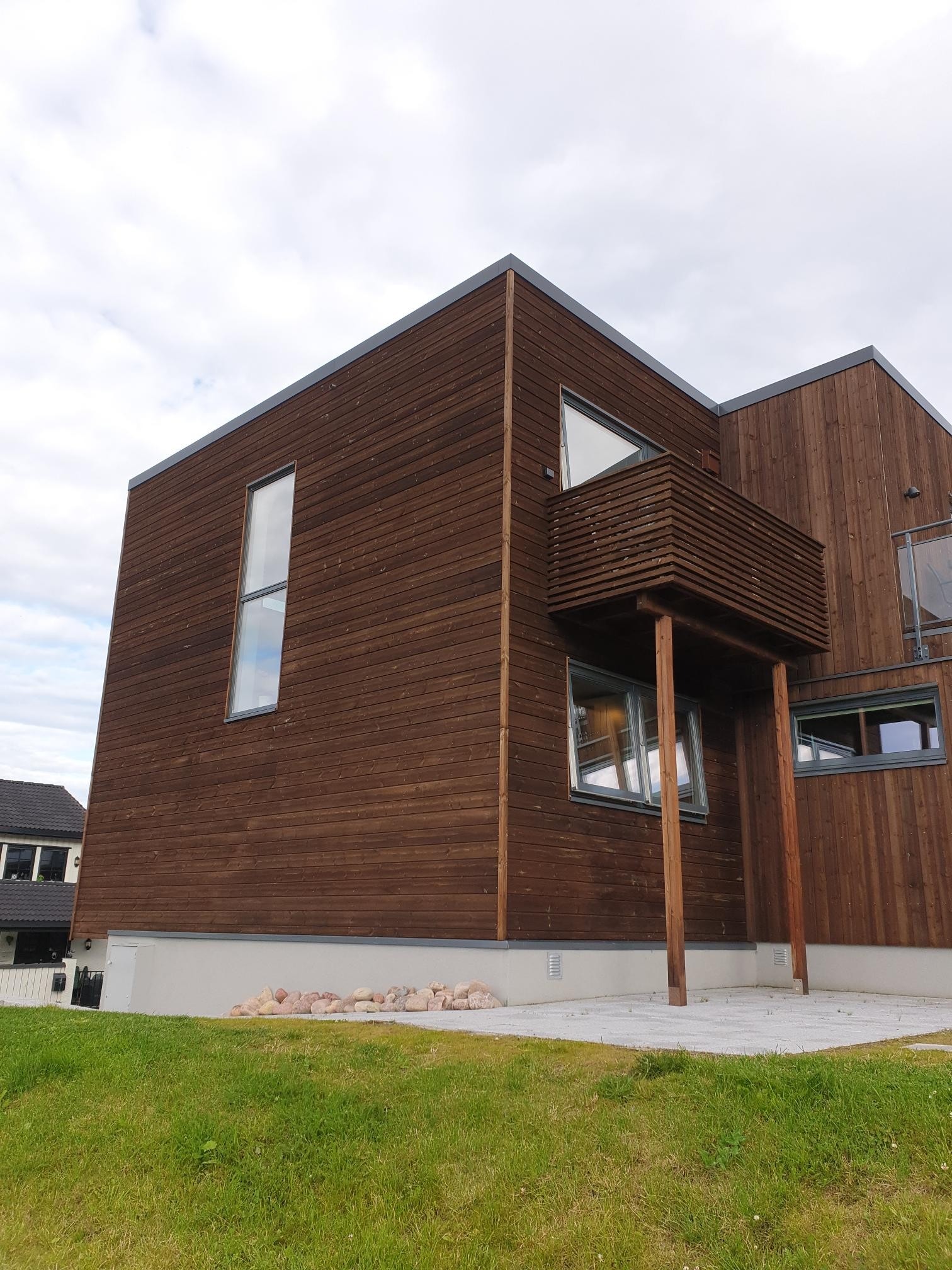 Uteareal (flislagt) under balkong kan disponeres av leietakere Galleribilde