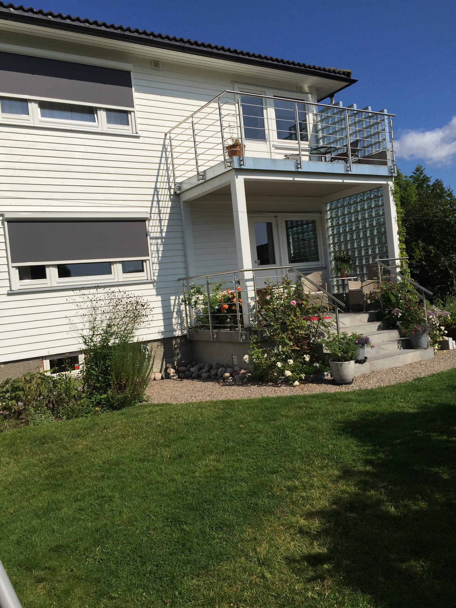 Fasade til hybel 2.etg med balkong Galleribilde