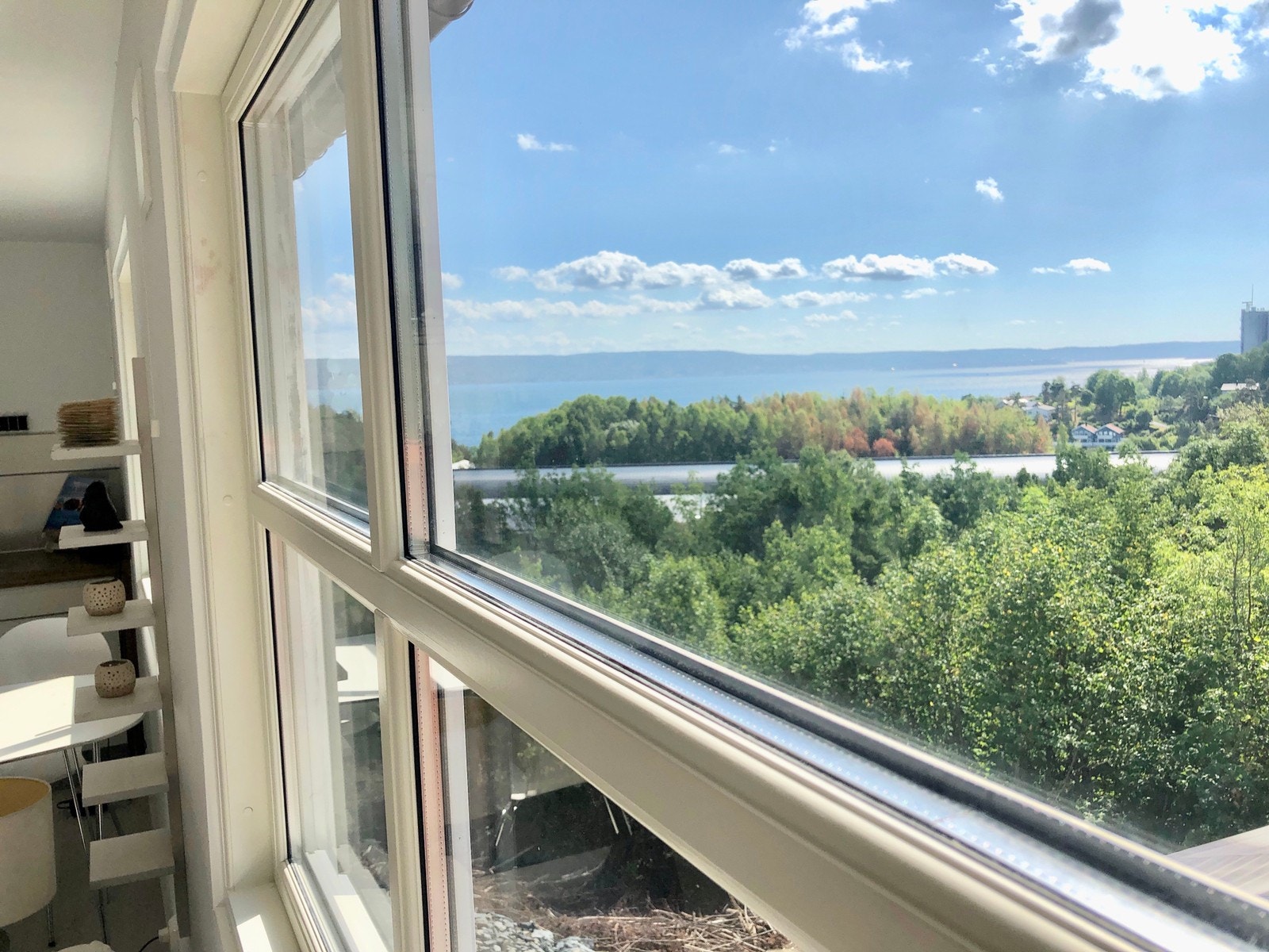 Vindu i stue Galleribilde