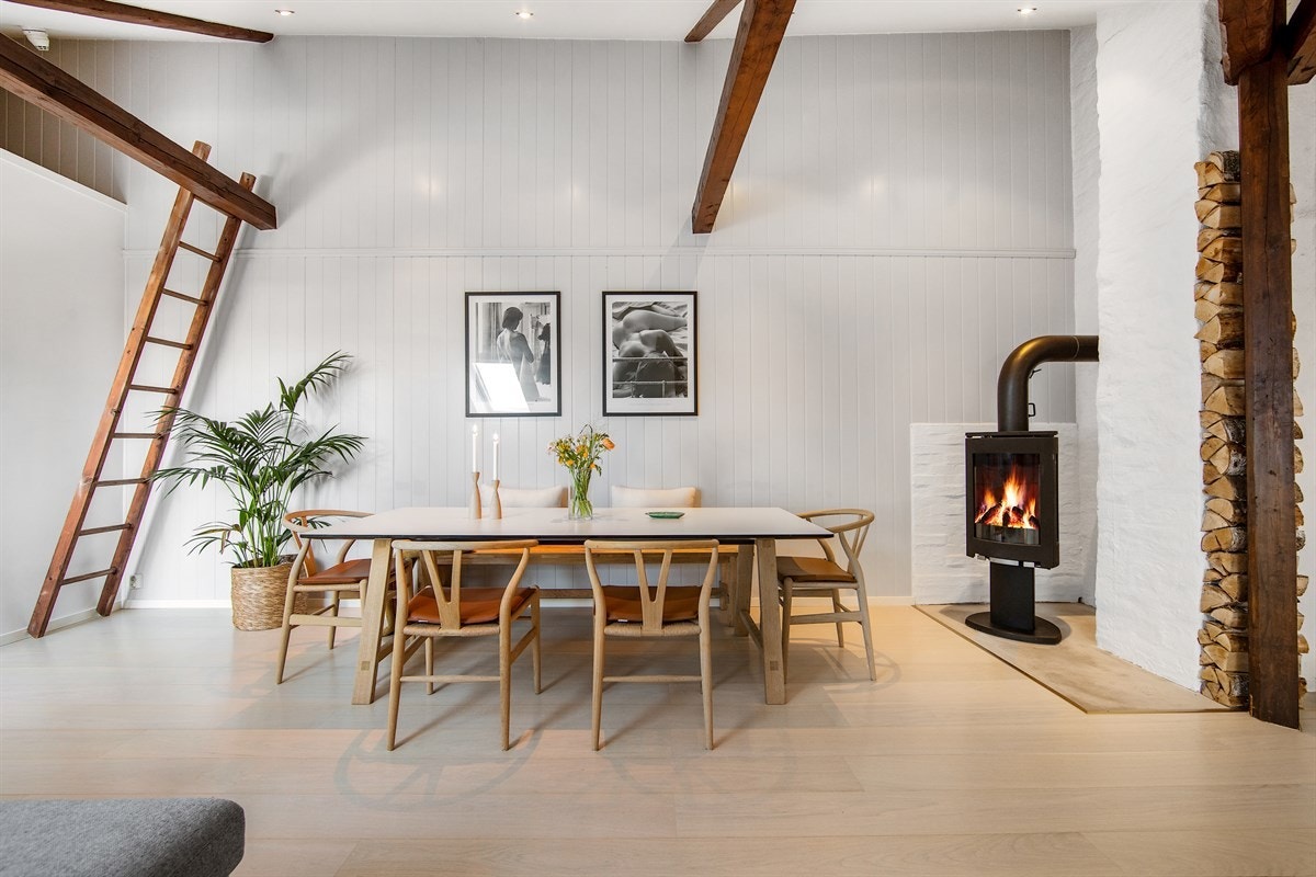 Plass til stort spisebord, perfekt til hyggelige sammenkomster Galleribilde