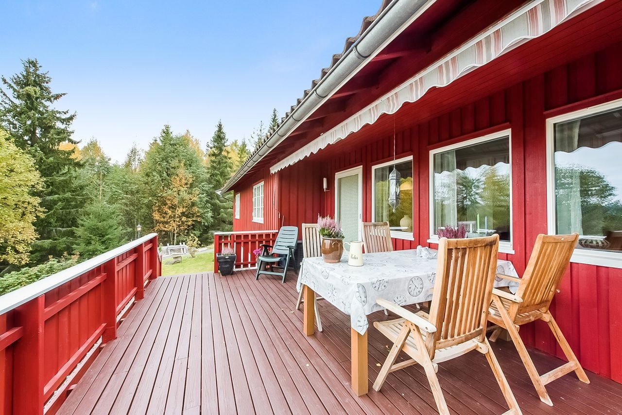 Solrik og usjenert terrasse Galleribilde