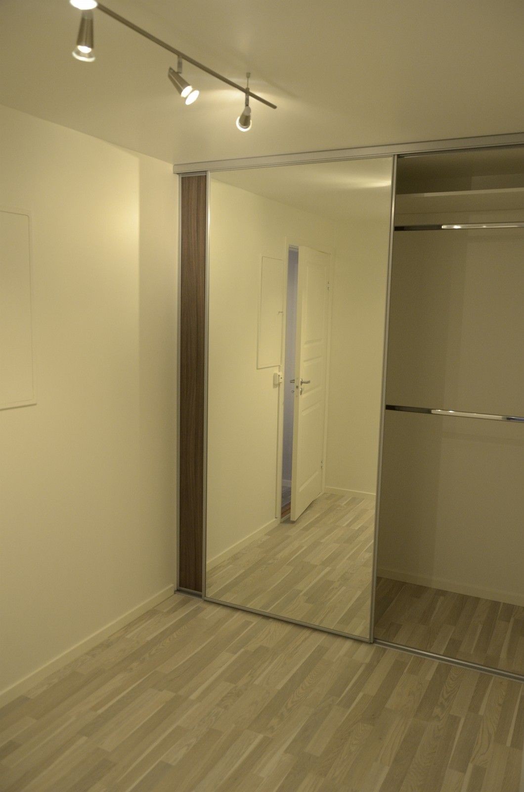 Skyvedørsgarderobe Galleribilde