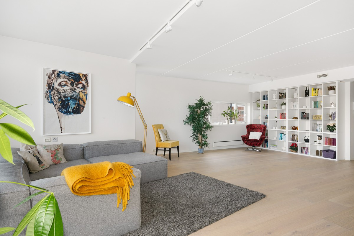 Flott leilighet i 5. etasje med parkering og fantastisk utsikt