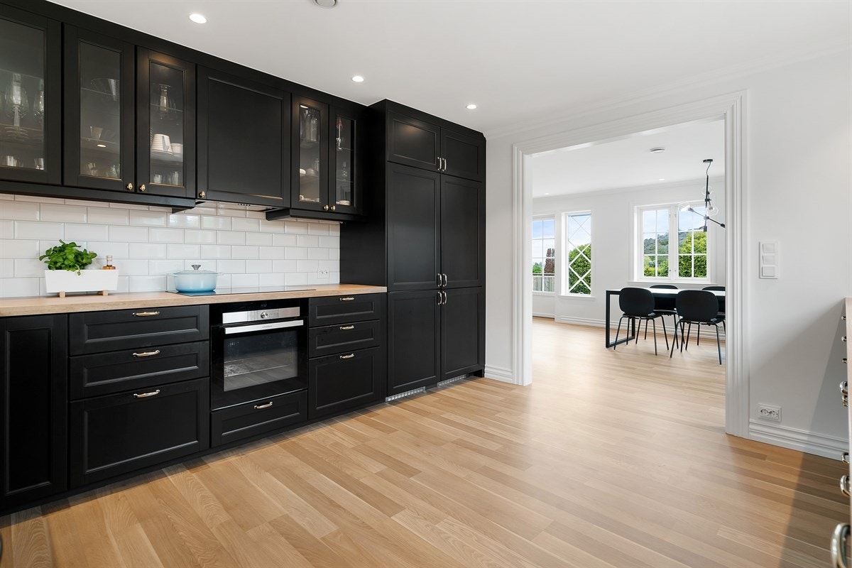 Kjøkkenet har innredning fra IKEA og er fra 2018 Galleribilde