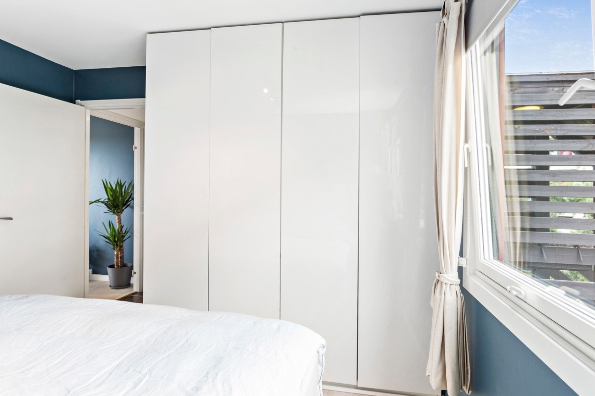 Garderobe som gir deg gode muligheter for oppbevaring. Galleribilde