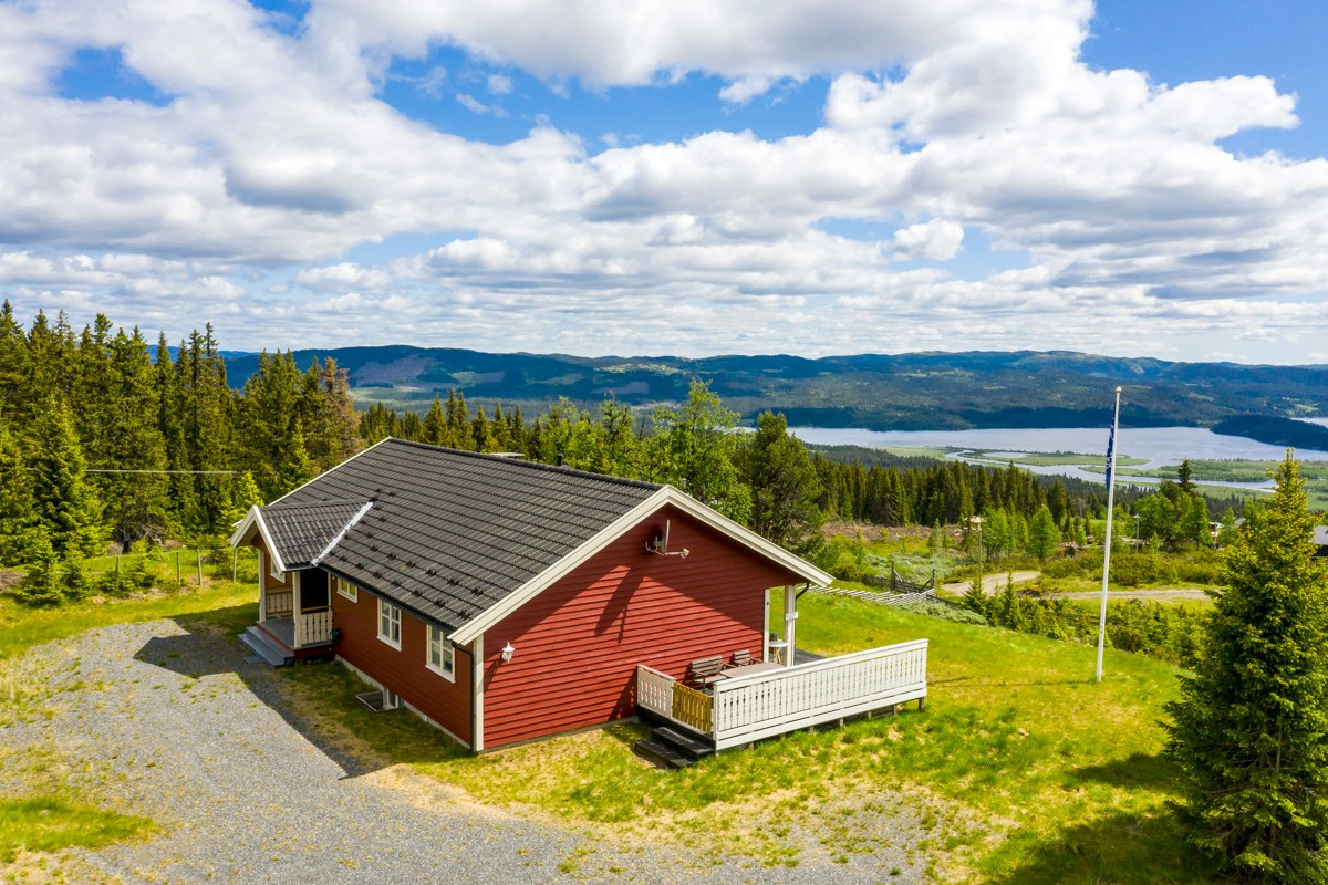 Velkommen til Faar Seter i vakre og allsidige Tisleidalen! Eiendommen er presentert av megler Ida Follinglo