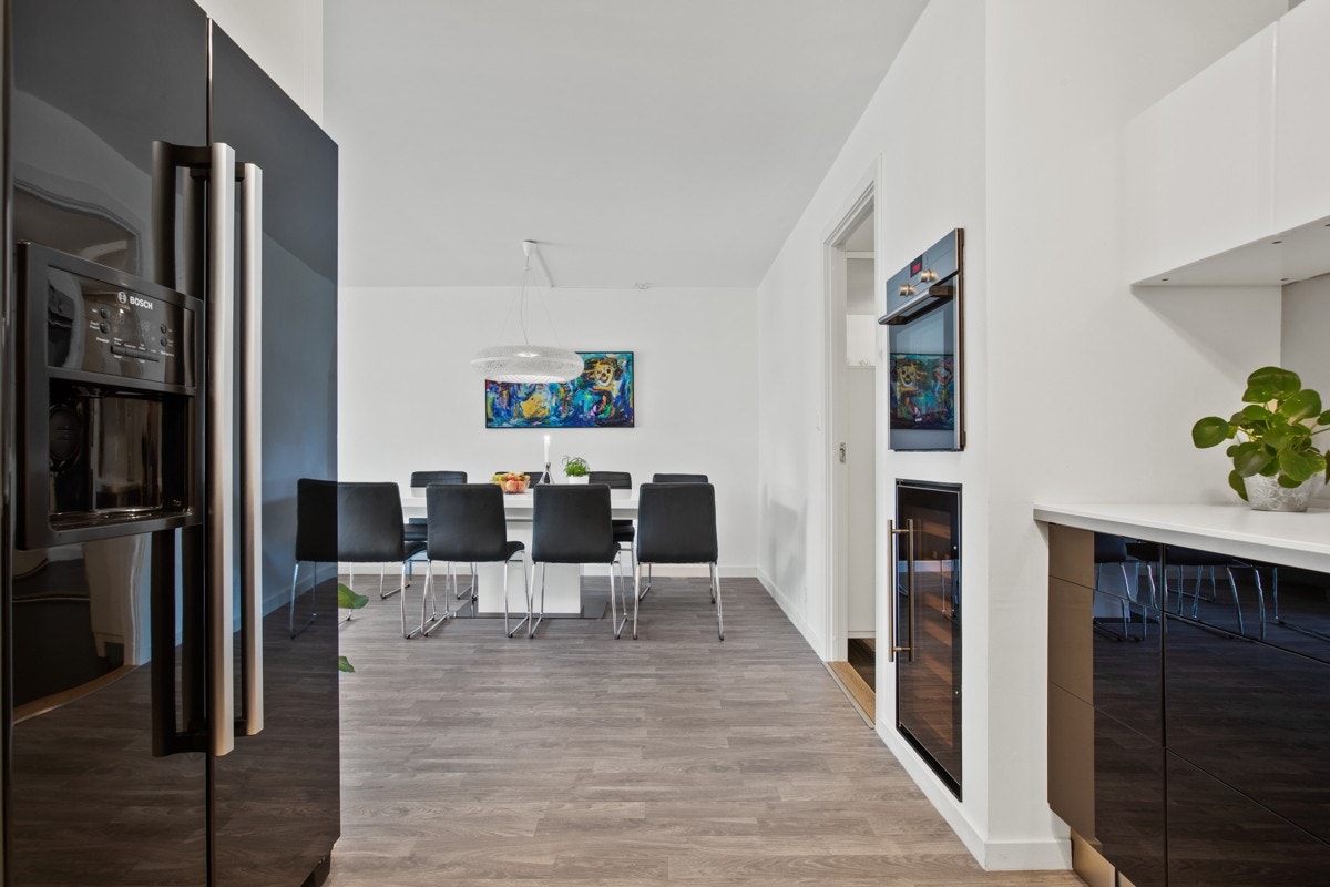 Dobbelt frittstående kjøl/fryseskap med vanntilførsel fra Bosch. Galleribilde