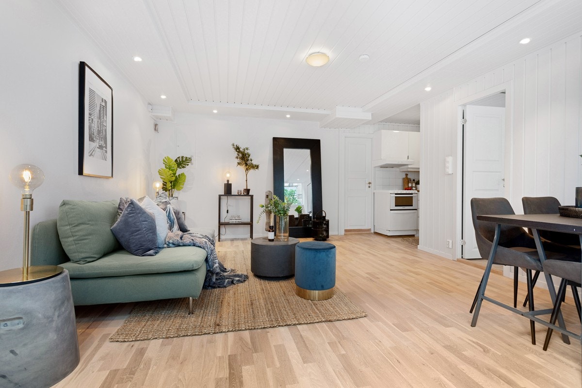 Leiligheten fremstår moderne og innflytningsklar. Downlights i tak og varme i gulv Galleribilde