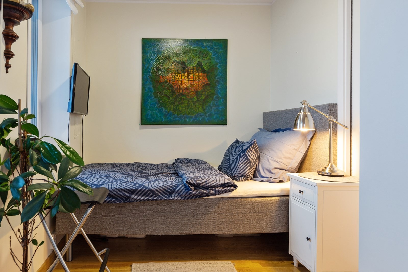 Boligens andre soverom er av god størrelse og fungerer utmerket som gjesterom, barnerom eller kontor. Galleribilde