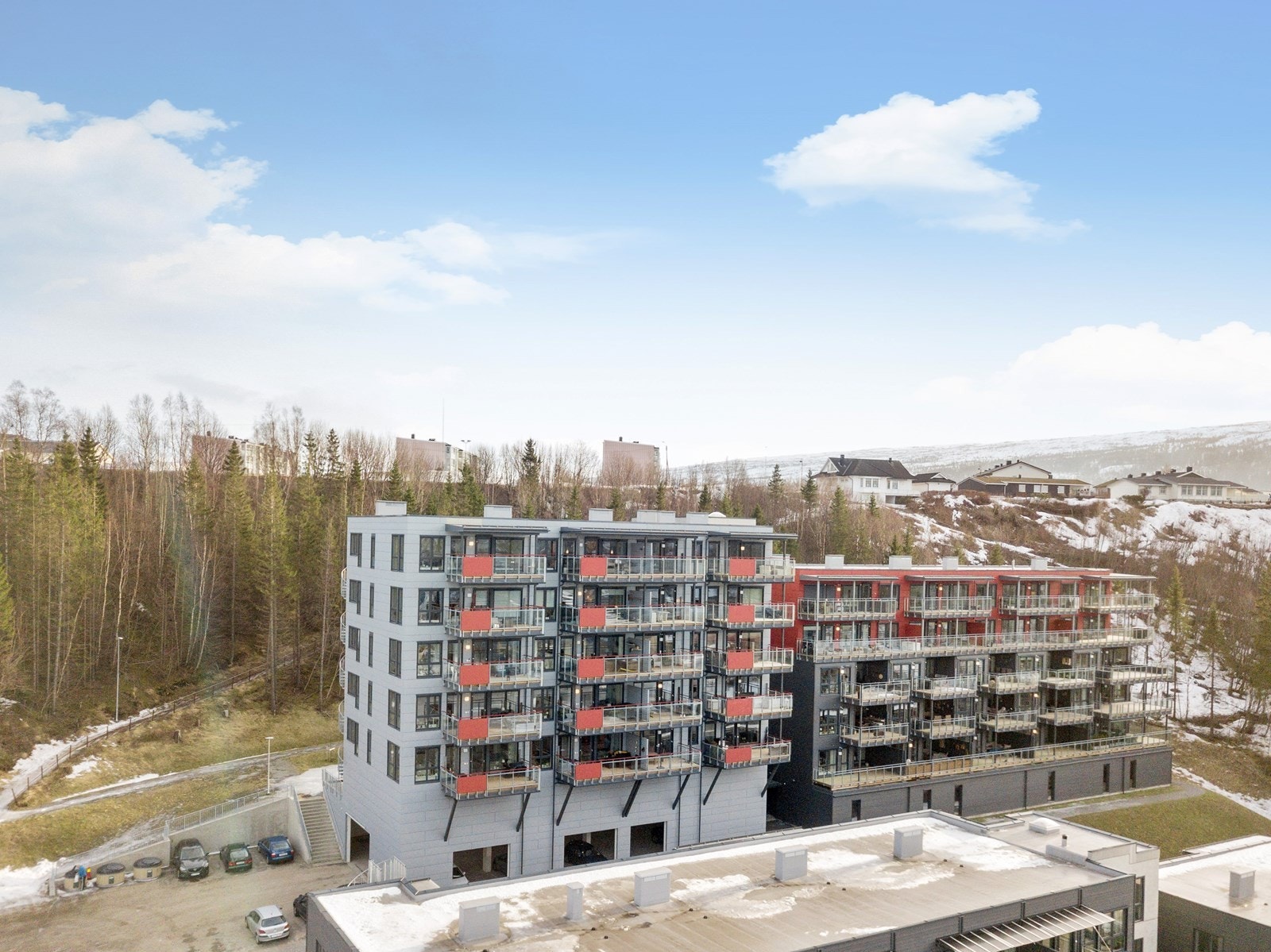 Bygningsmassen er oppført i 2015 og holder en flott standard. Galleribilde