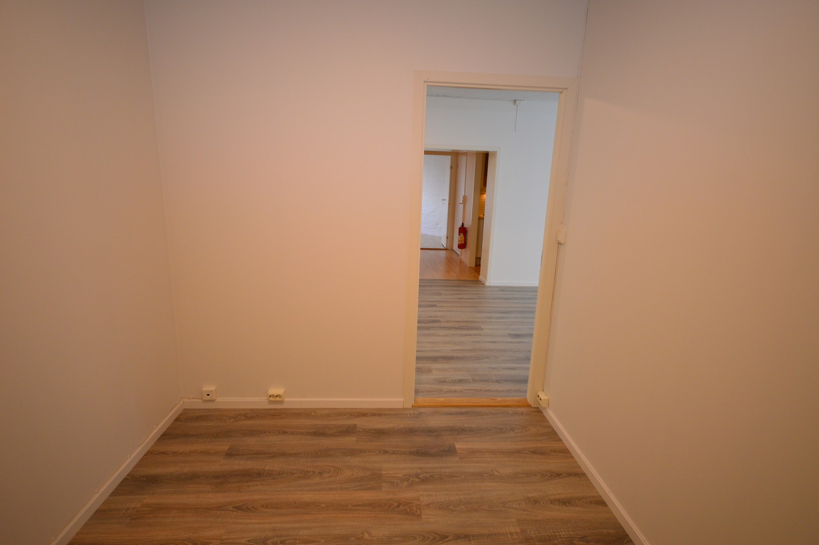 Walk inn Garderobe/Kontor Galleribilde