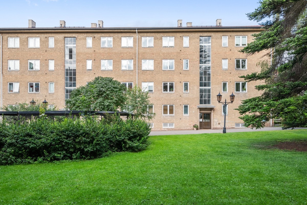 Fasade med inngangsparti Galleribilde