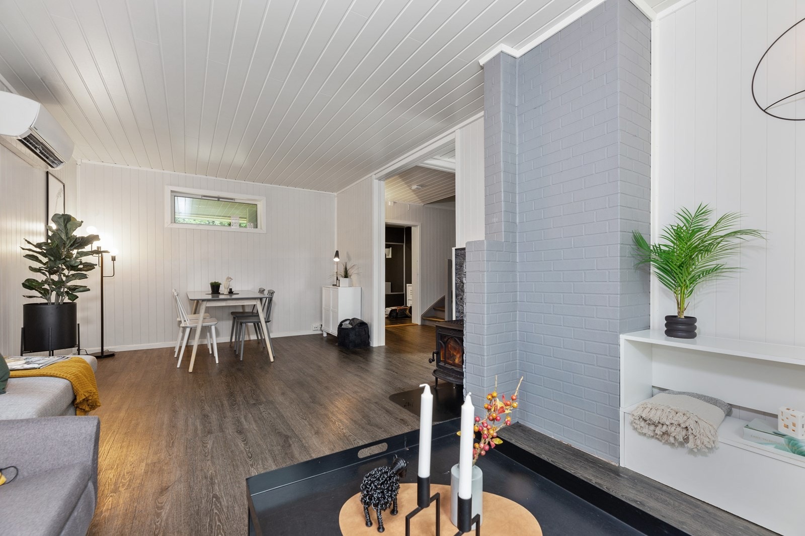 Boligen har i sin helhet gjennomgått en rekke oppgraderinger de siste 5 årene og fremstår ny og lekker. Galleribilde