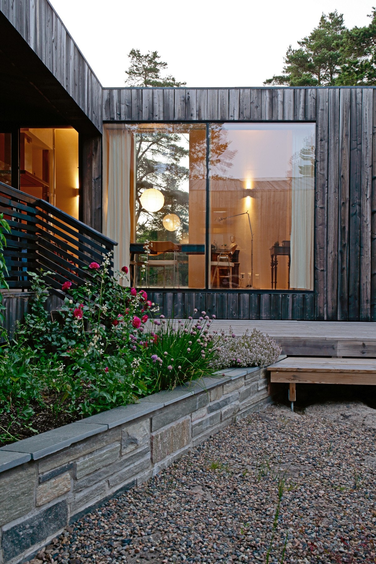 Atriet med blomst/urte-bed Galleribilde