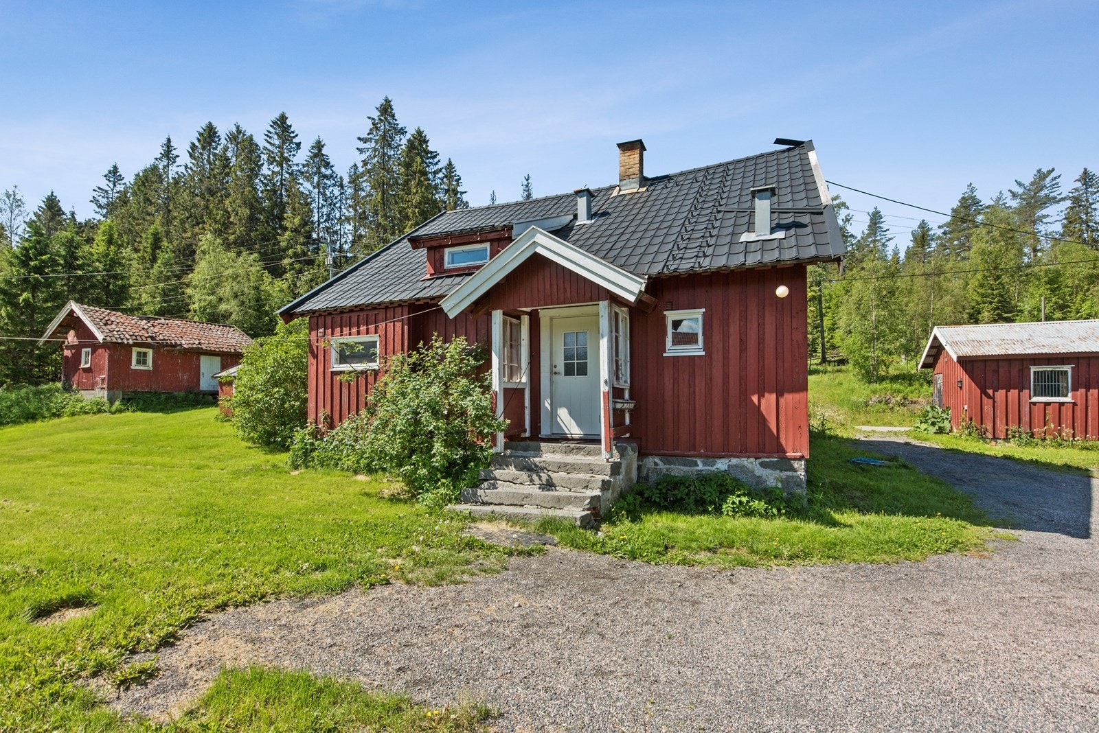 Beliggende i et meget barnevennlig, attraktivt og populært boligområde. Galleribilde