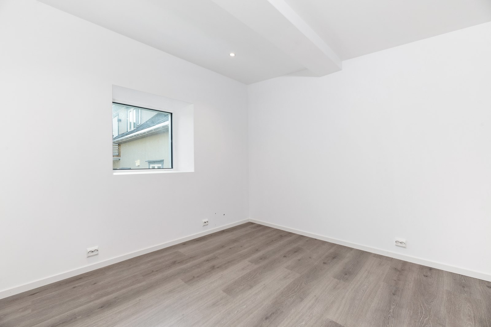 Boligen er gjennomgående malt i lyse farger, men for den med øye for interiør kan boligen med enkle grep gjøres mer spennende i fargevalget. Galleribilde
