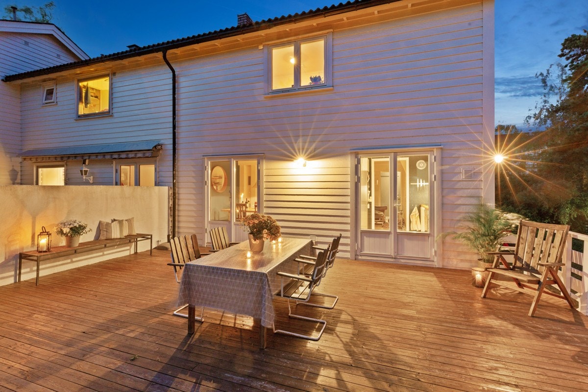 Kveld på terrasse Galleribilde