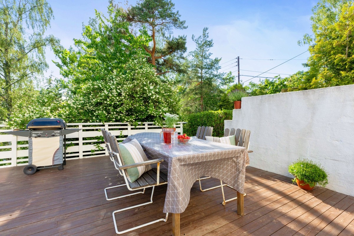 Godt med plass til møblement på terrasse Galleribilde