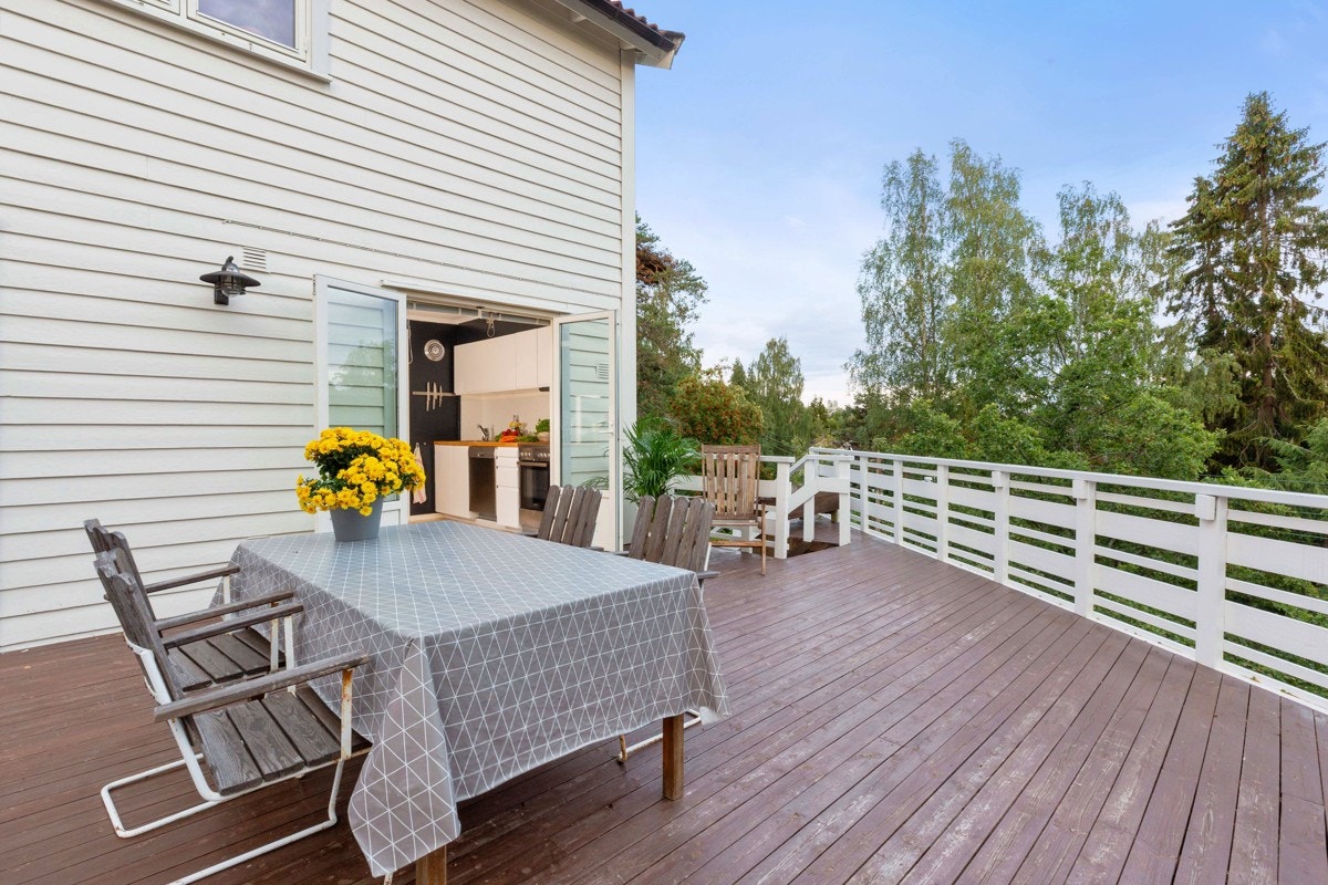 Usjenert terrasse på ca. 50 kvm Galleribilde