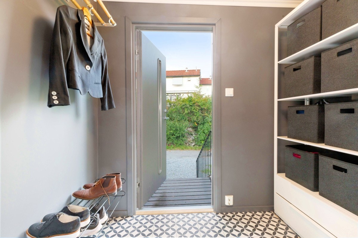 Gang med oppbevaringsmuligheter Galleribilde