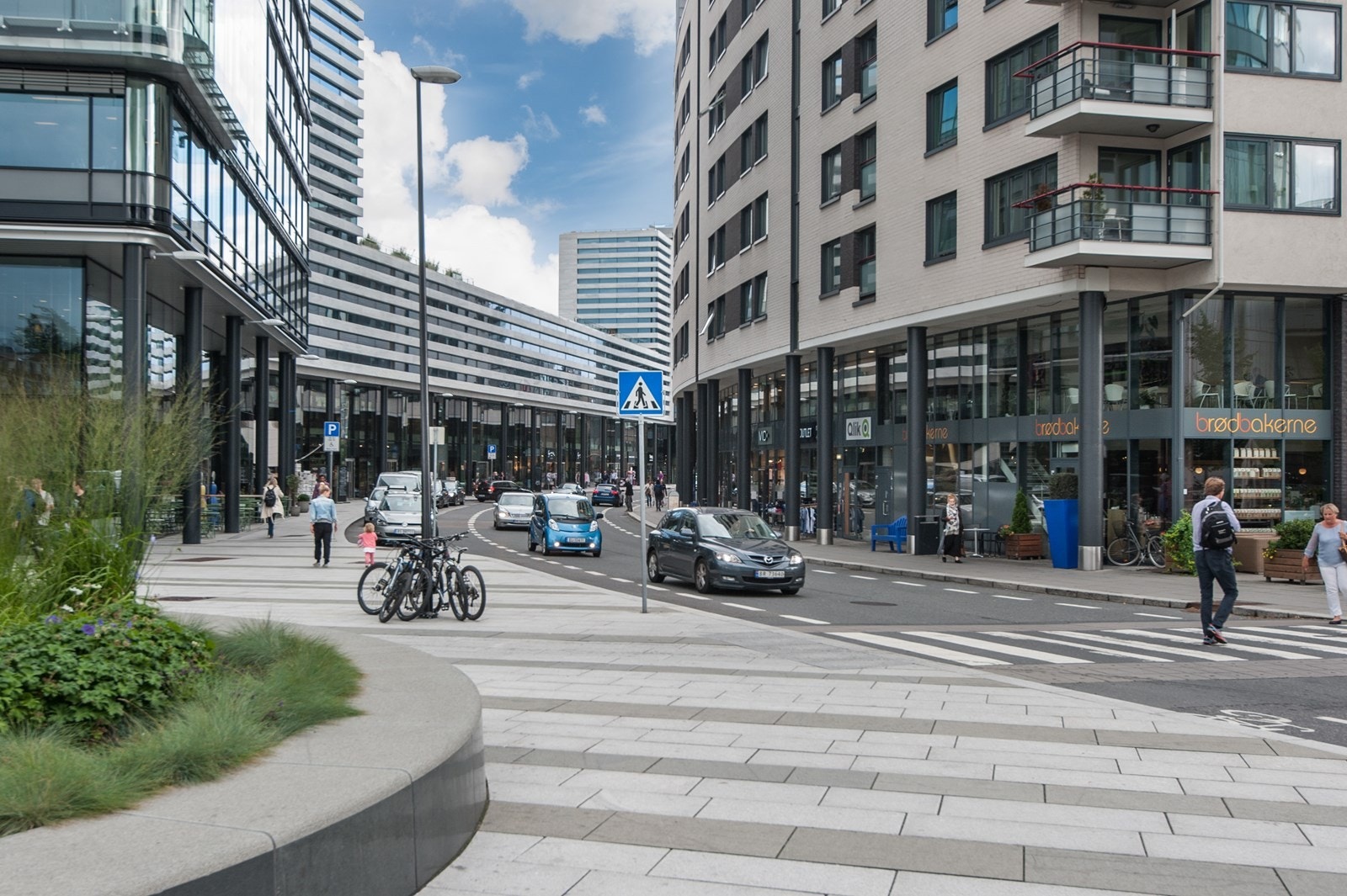 Skøyen er en knutepunkt i Oslo Sentrum - som tar deg enkelt rundt i sentrum via kollektiv transport. Galleribilde