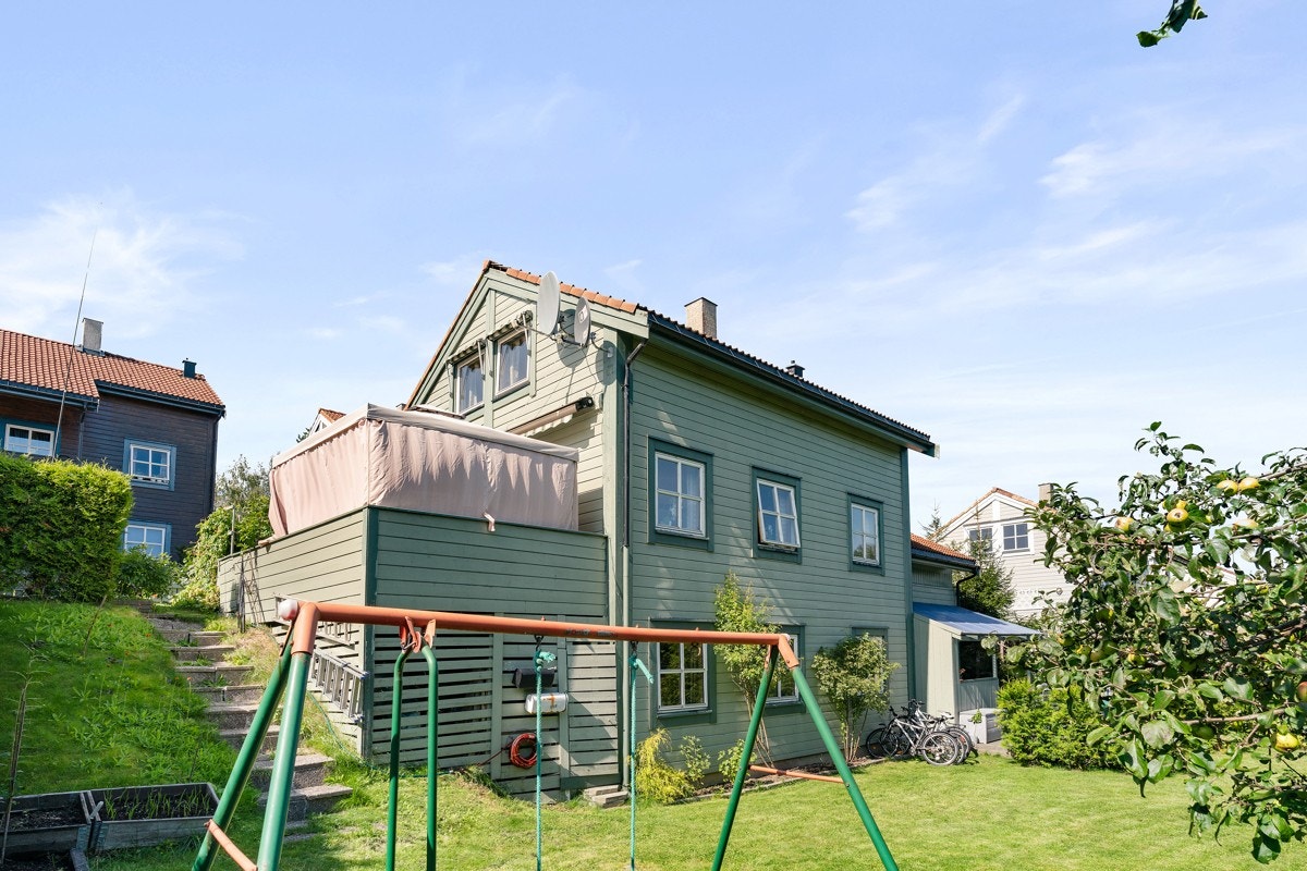 Eiendommen har god beliggenhet, i et sentralt, attraktivt og barnevennlig område. Galleribilde