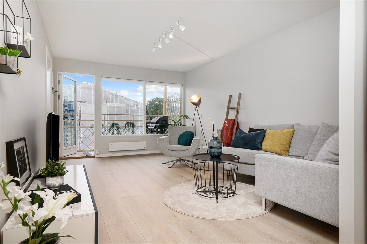 Leiligheten holder en god standard der det meste er pusset opp i 2018. Galleribilde