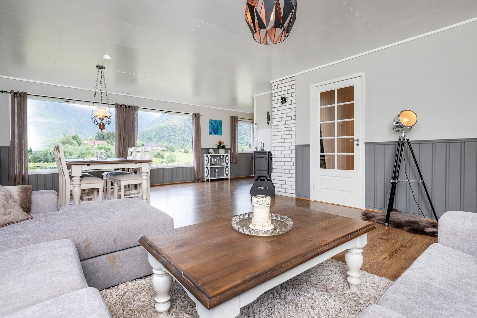 Stue i hovedetasjen Galleribilde