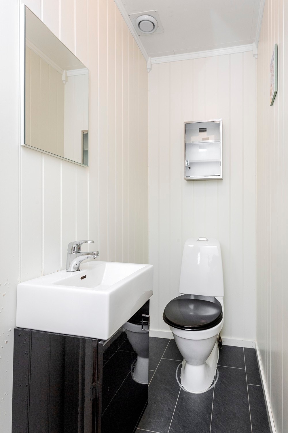 Toalettrom i hovedetasjen Galleribilde