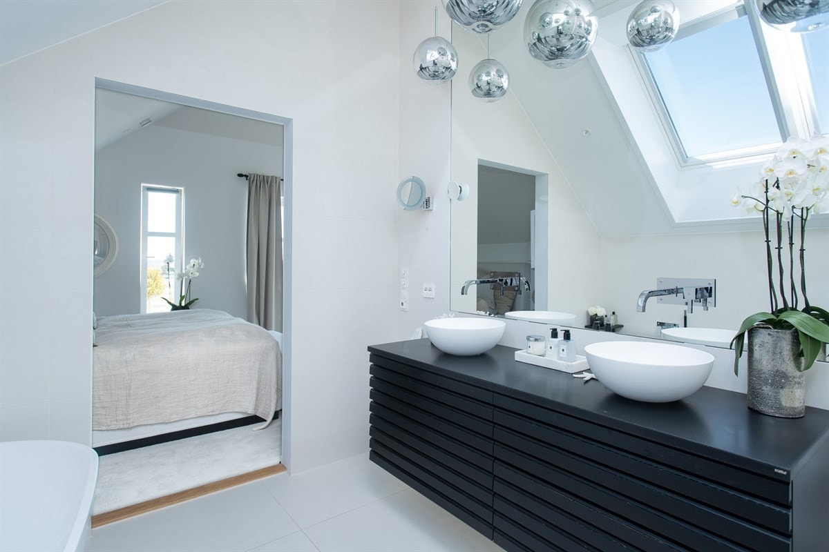 Badet i tilknytning til hovedsoverom Galleribilde